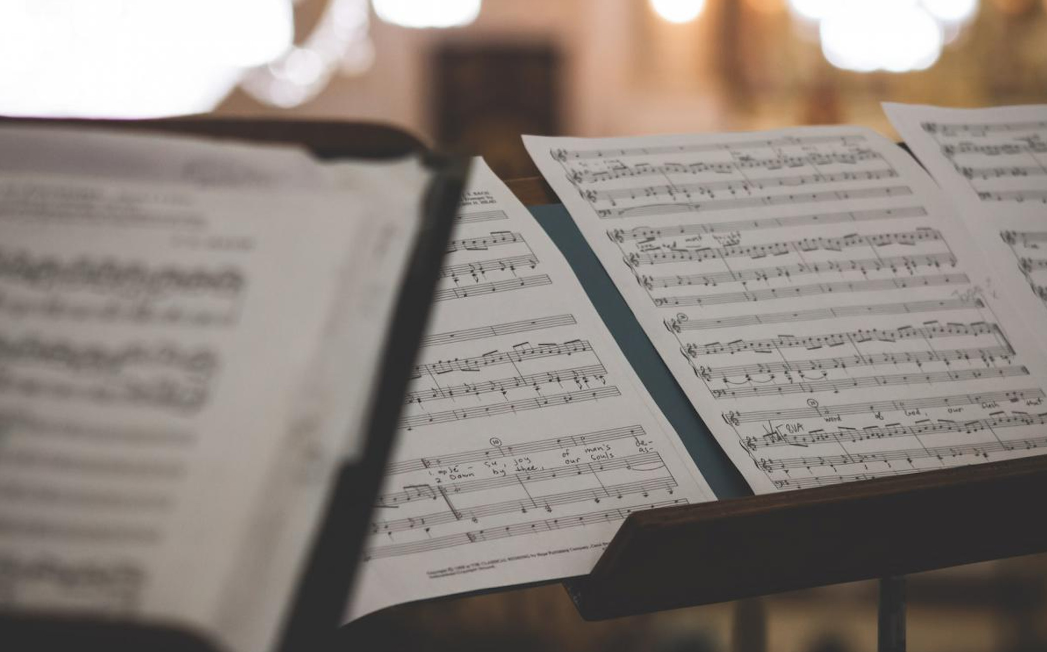 Tác Phẩm Âm Nhạc Là Gì? Giải Nghĩa, Quyền Tác Giả Và Ví Dụ Minh Họa